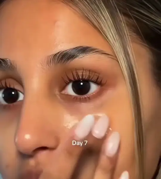 Creator videosu: cilt yakın çekim, Day 7 yazısı